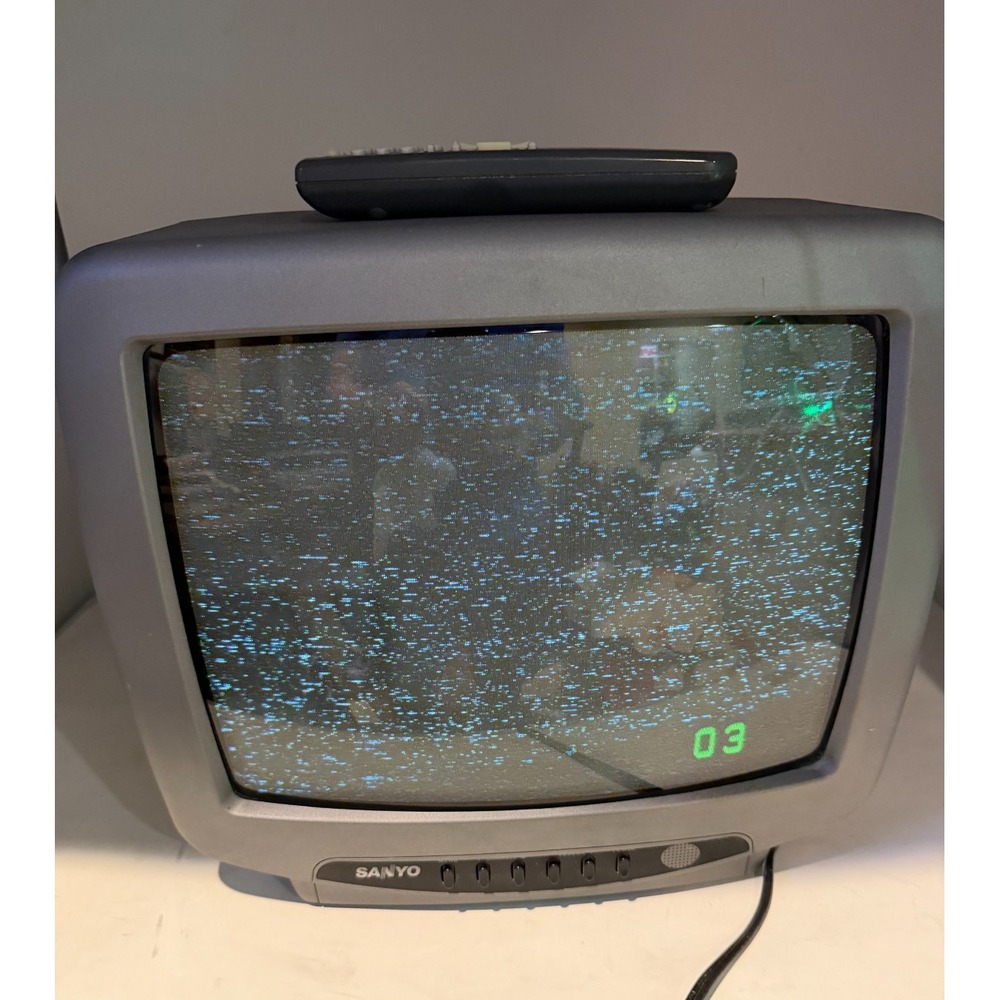 Sanyo DS13SPH 13" CRT TV Television Retro Gaming w/ Original Remote Tested